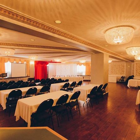 Hotel Moncton Bagian luar foto