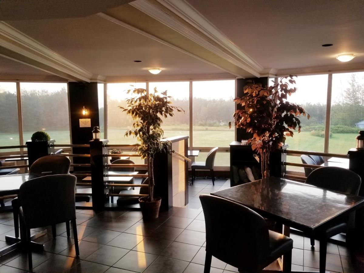Hotel Moncton Bagian luar foto