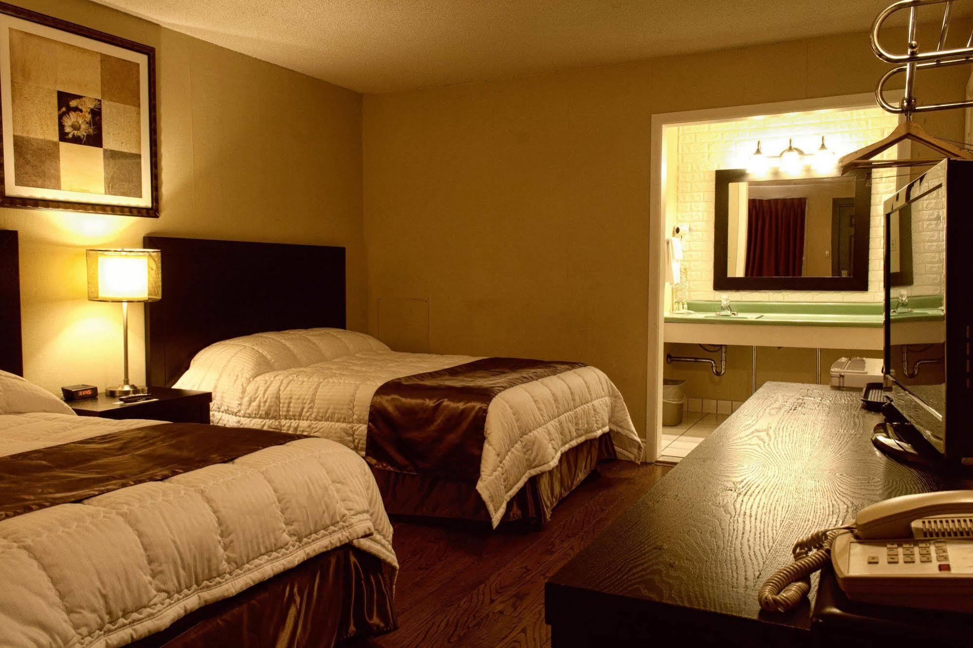 Hotel Moncton Bagian luar foto
