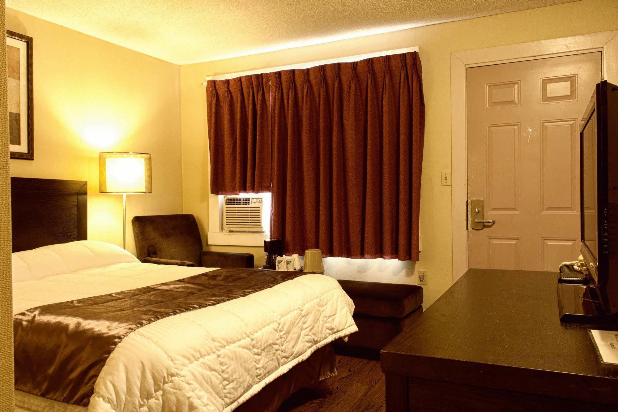 Hotel Moncton Bagian luar foto