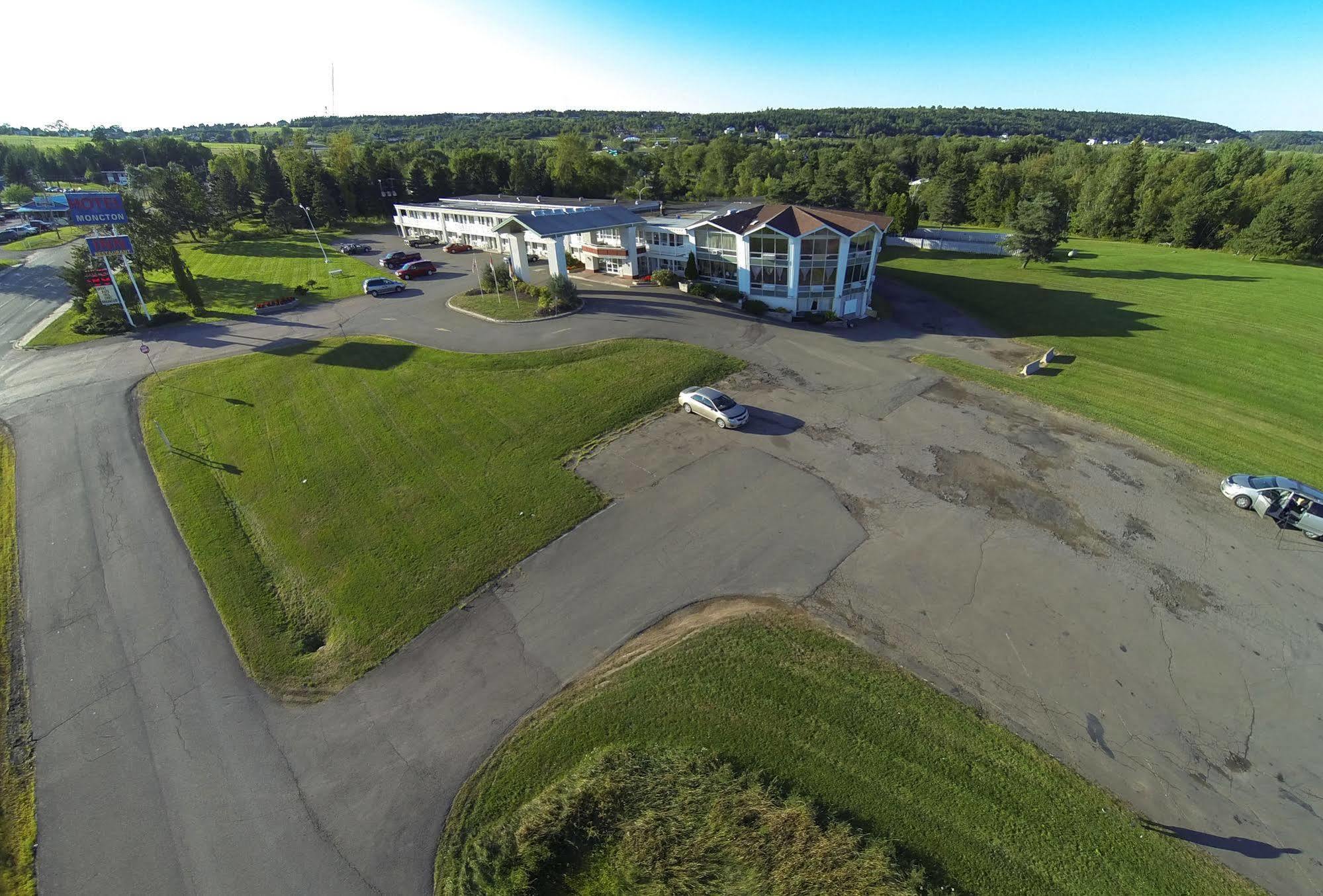 Hotel Moncton Bagian luar foto