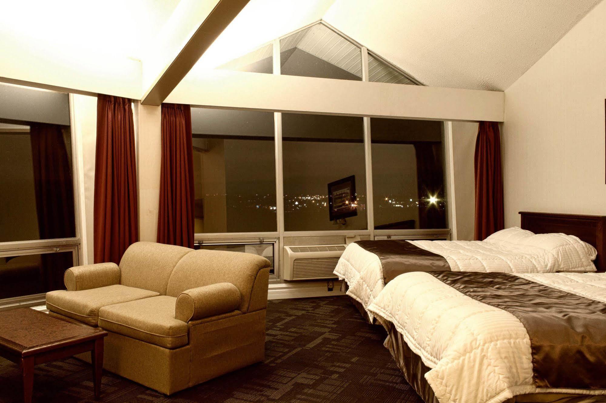 Hotel Moncton Bagian luar foto