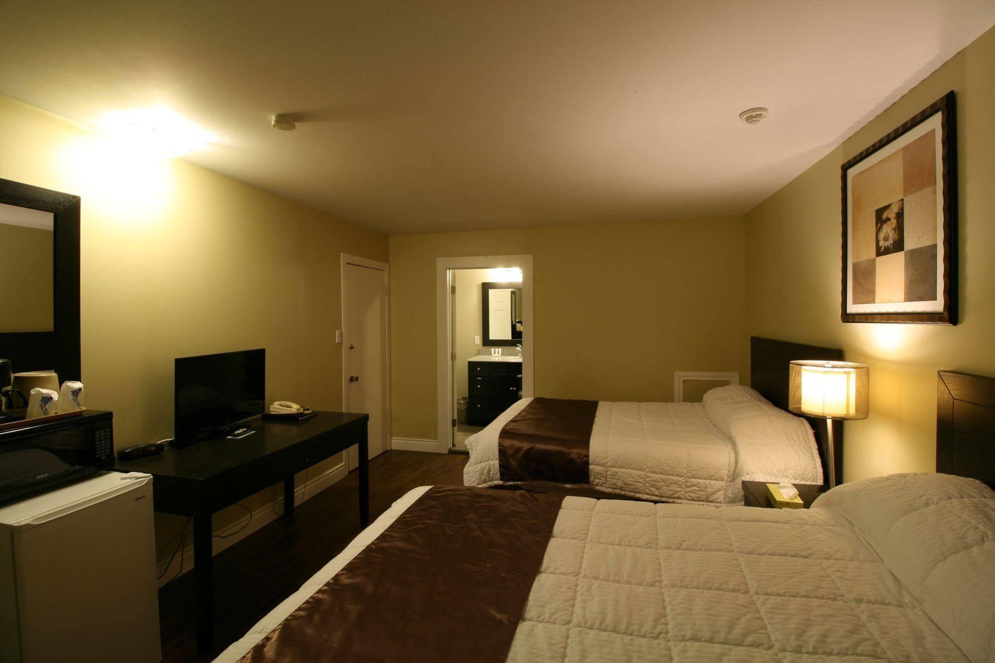 Hotel Moncton Bagian luar foto