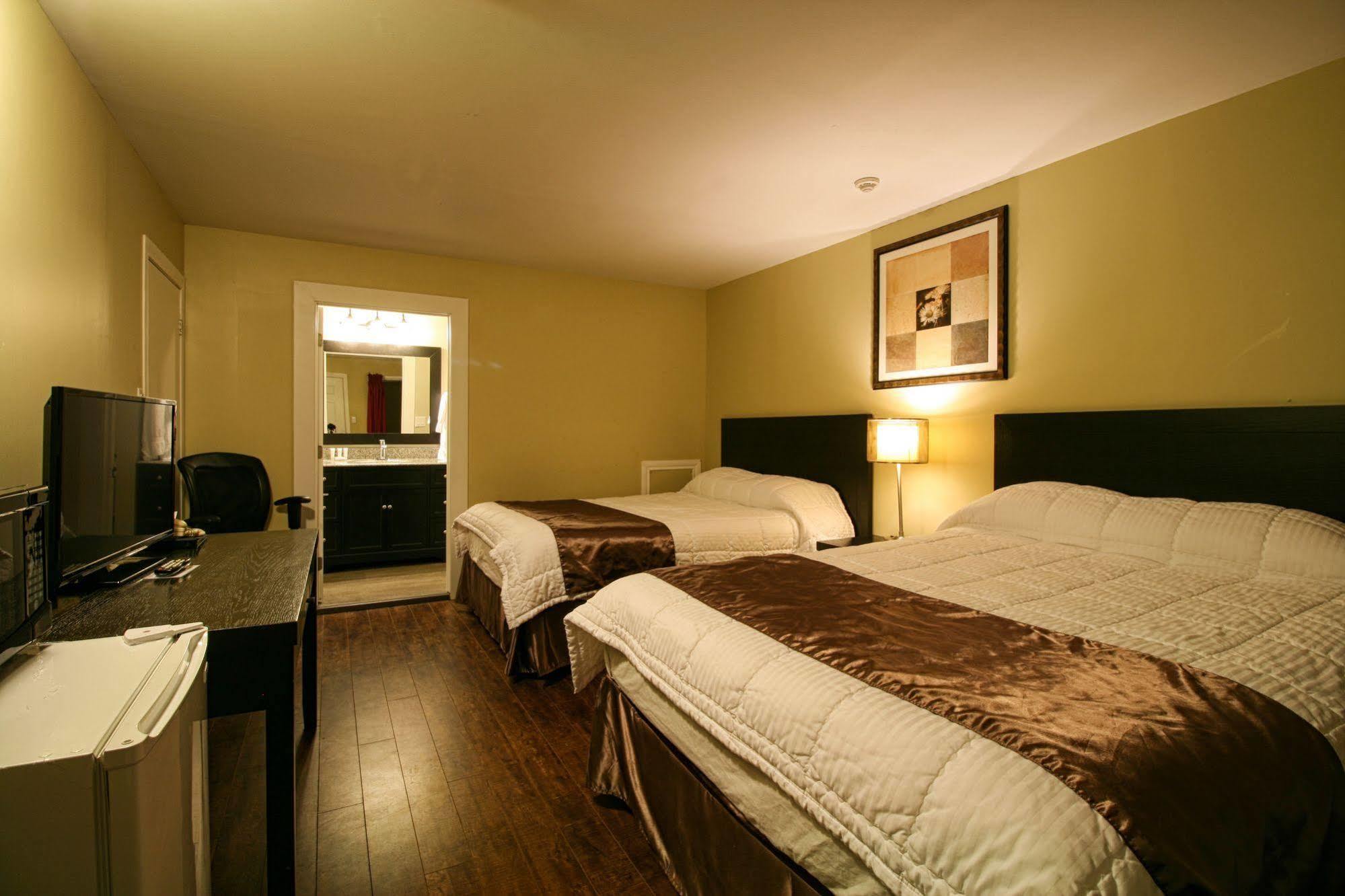 Hotel Moncton Bagian luar foto