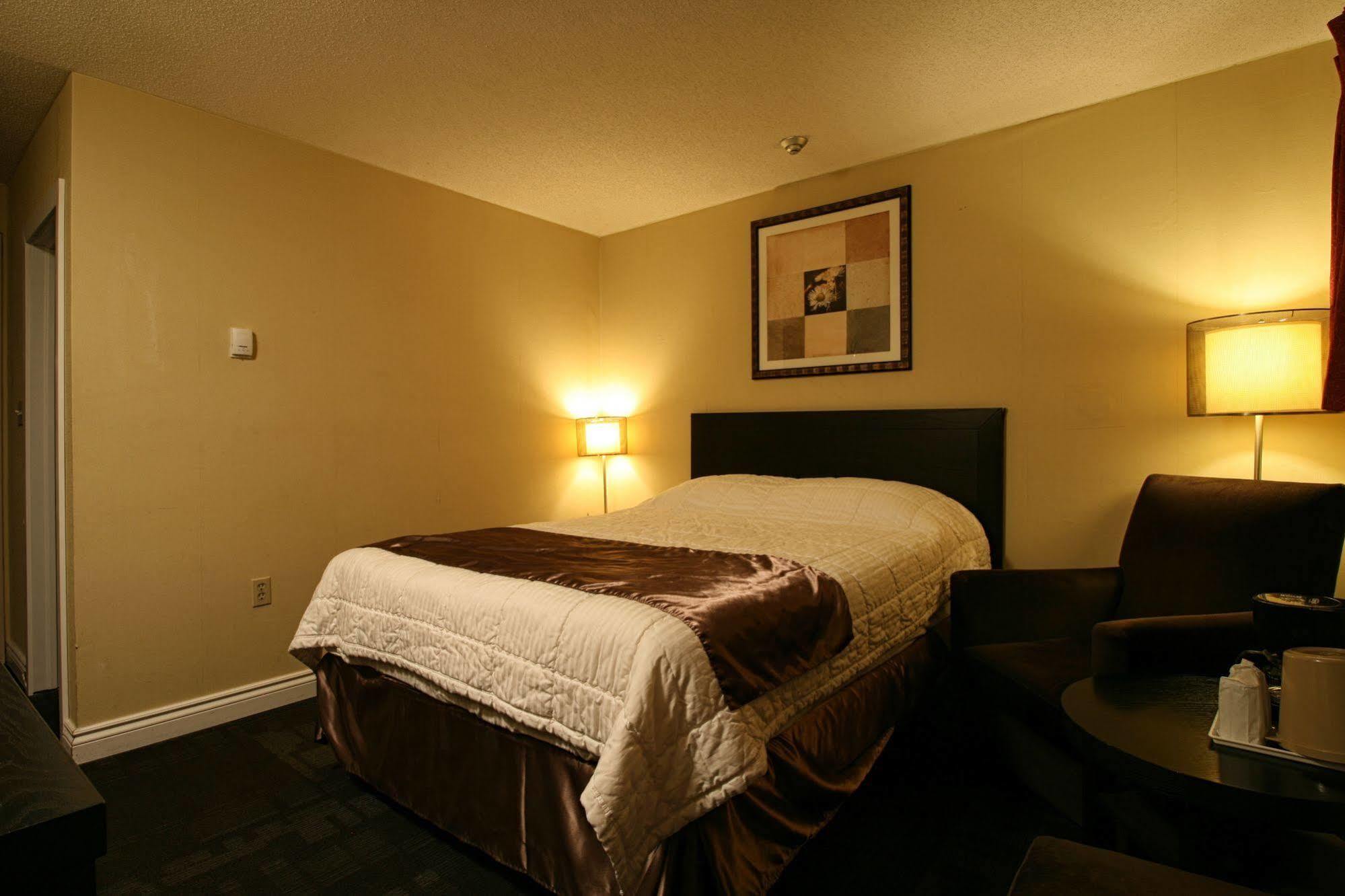 Hotel Moncton Bagian luar foto