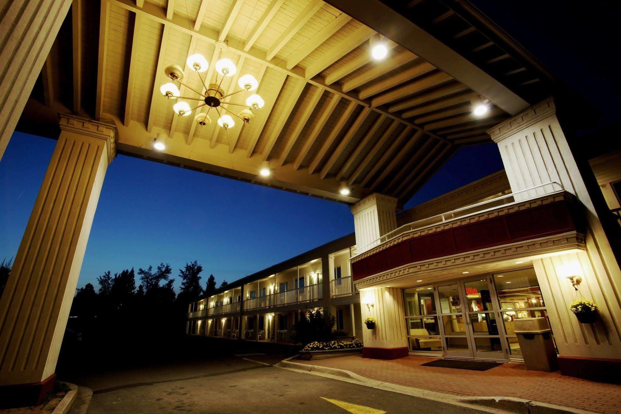 Hotel Moncton Bagian luar foto